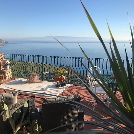 B&B La Terrazza Sul Mare Taormina Eksteriør billede