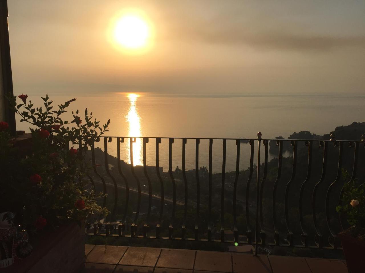 B&B La Terrazza Sul Mare Taormina Eksteriør billede