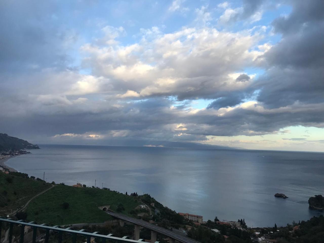 B&B La Terrazza Sul Mare Taormina Eksteriør billede