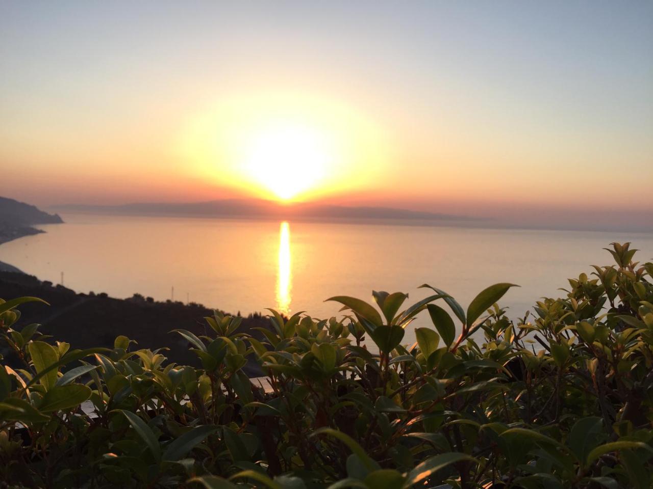 B&B La Terrazza Sul Mare Taormina Eksteriør billede